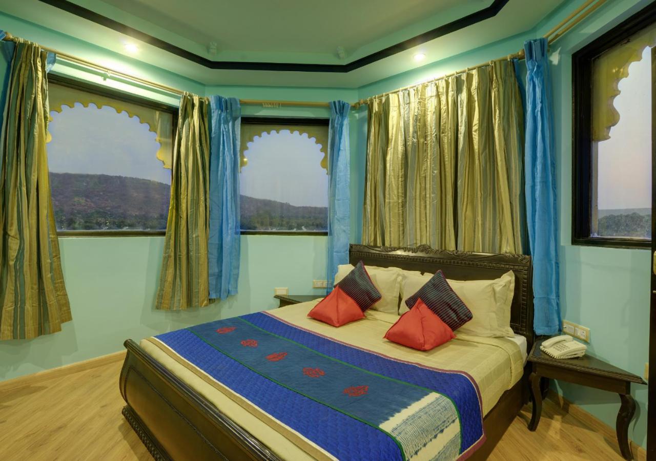 ​juSTa Lake Nahargarh Palace Parsoli Bagian luar foto