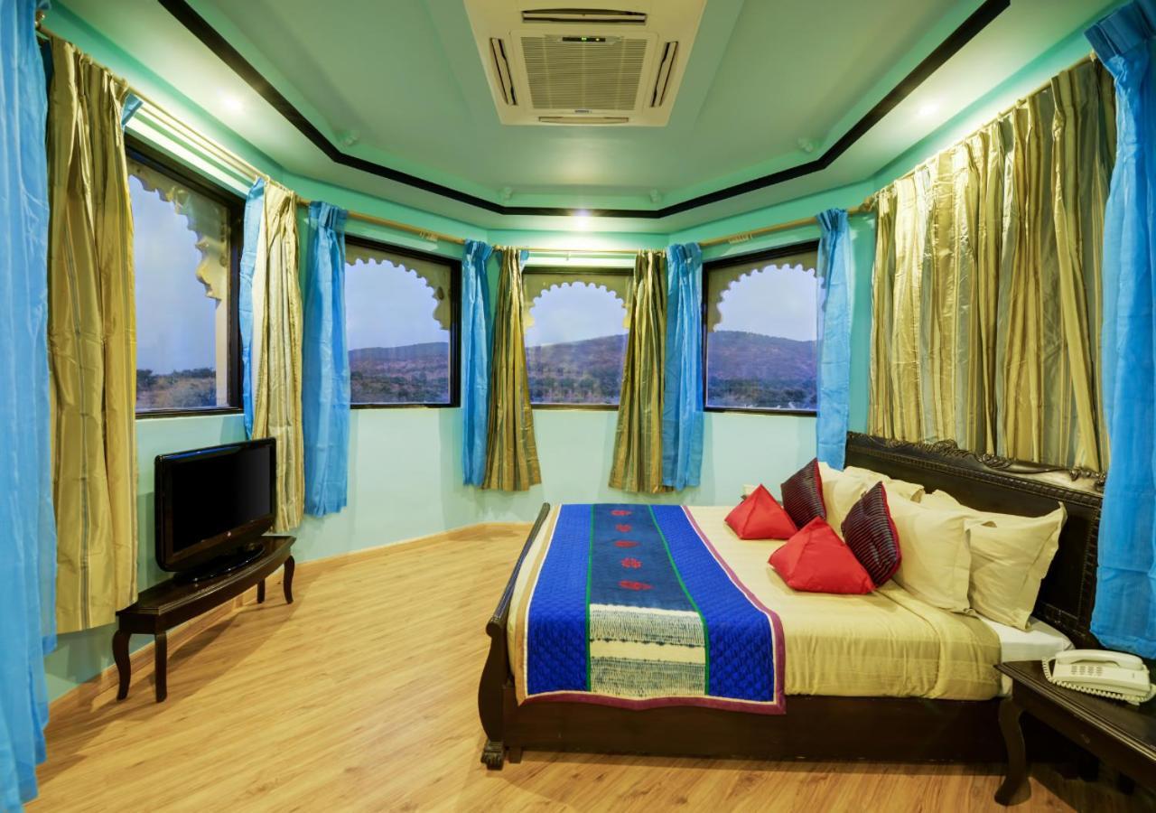 ​juSTa Lake Nahargarh Palace Parsoli Bagian luar foto