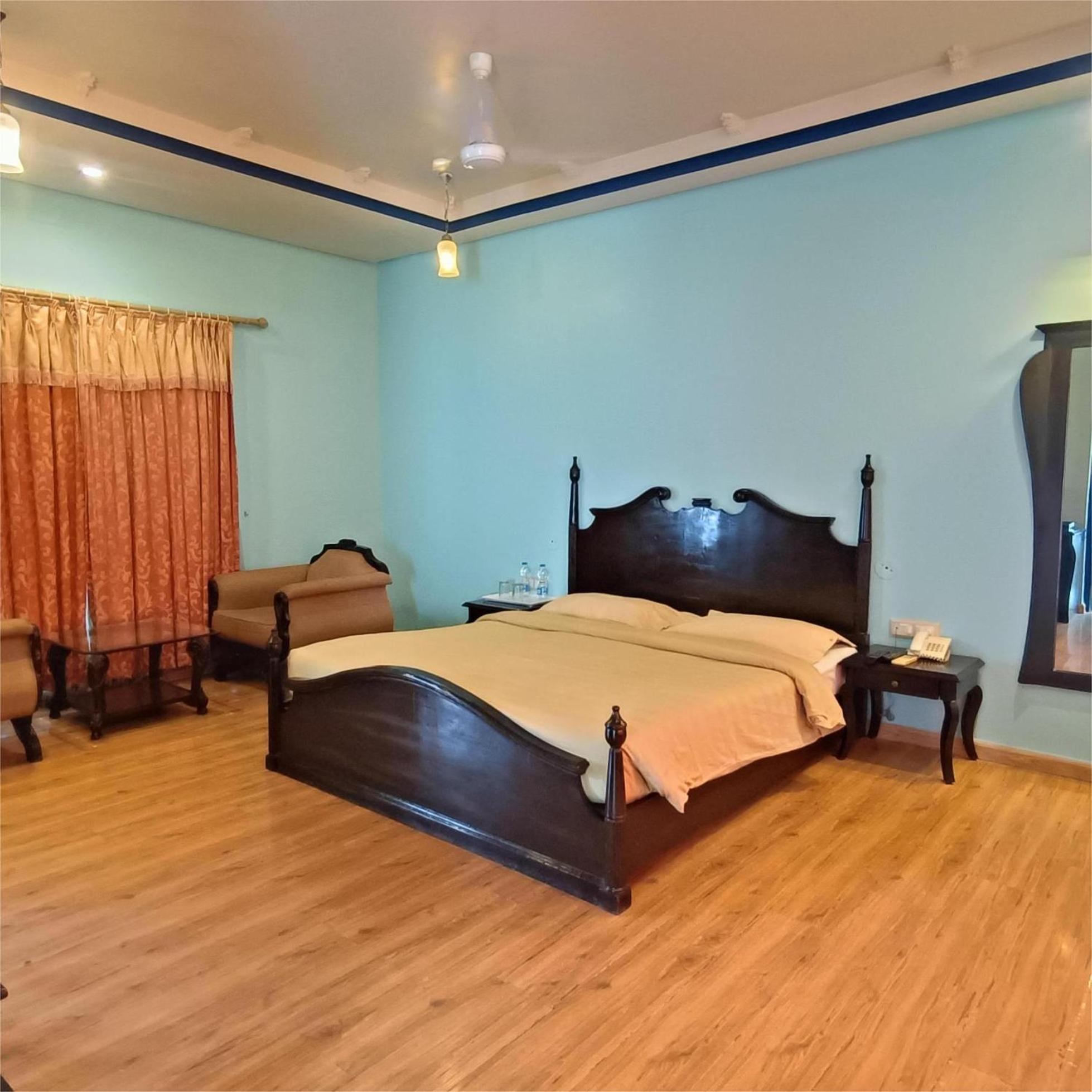 ​juSTa Lake Nahargarh Palace Parsoli Bagian luar foto